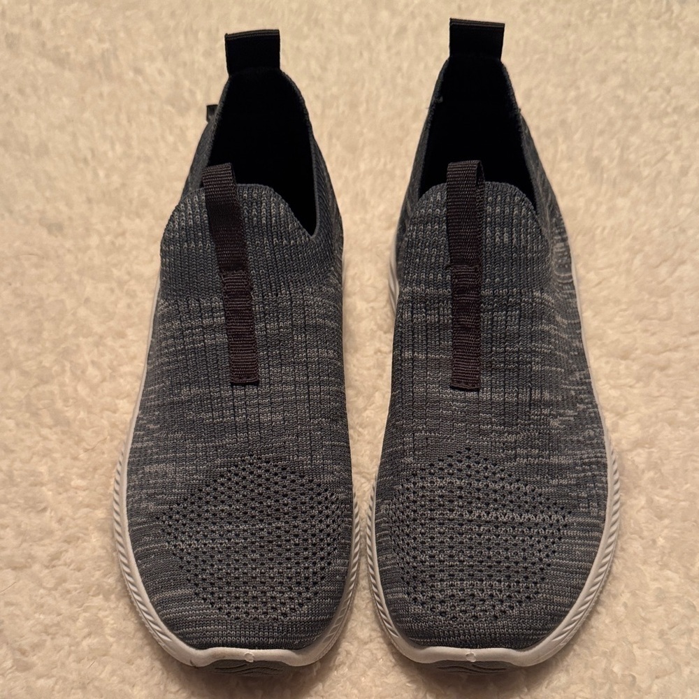 Tommy Bahama marled gray stretch knit top memory foam slip on sneakers. Size 7. - Picture 2 of 6